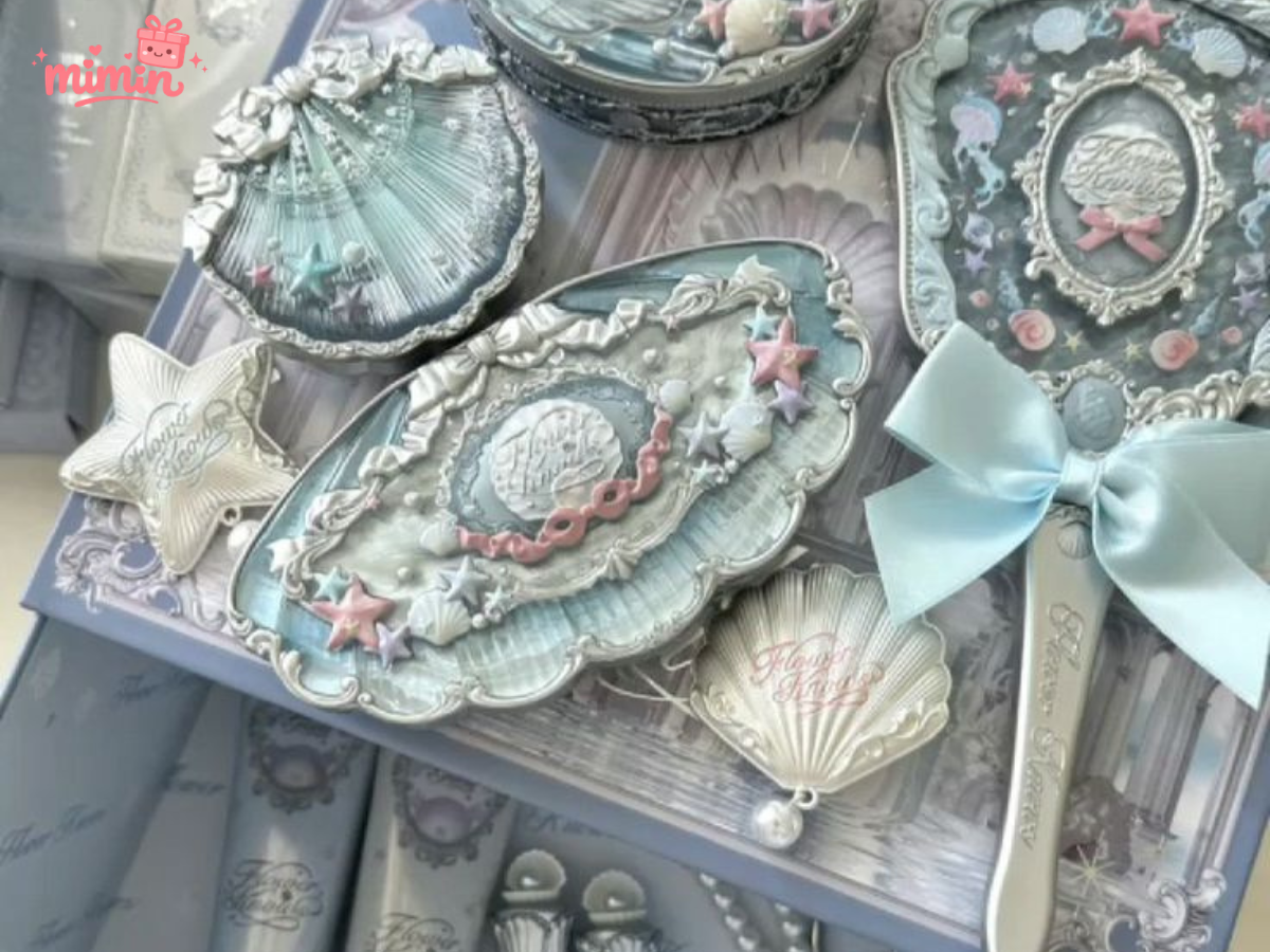 tặng quà sinh nhật nữ với bộ mỹ phẩm hoa biếc mà mọi cô gái đều yêu thích